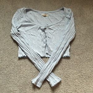 Light Blue Medium Aeropostale, Cropped Long sleeve Button up